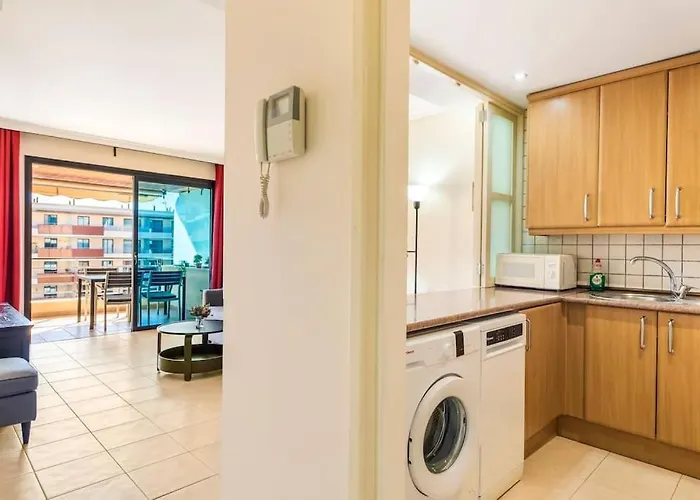 Bright And Welcoming Lägenhet