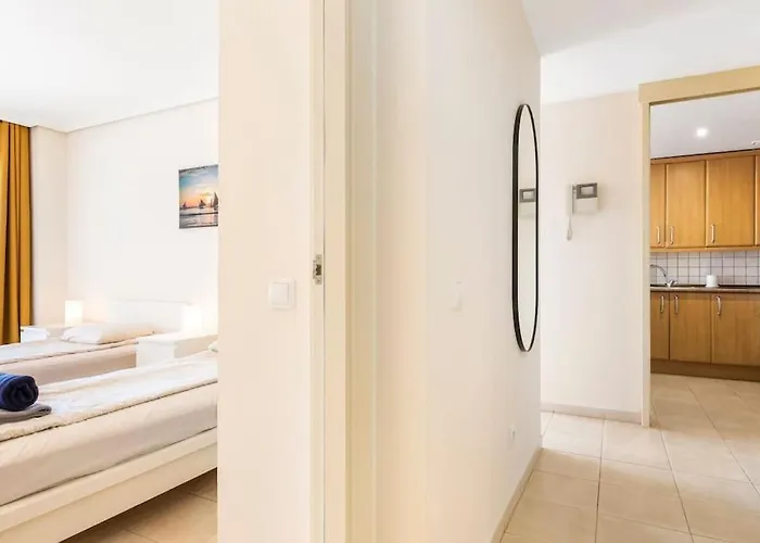 Bright And Welcoming Apartmán